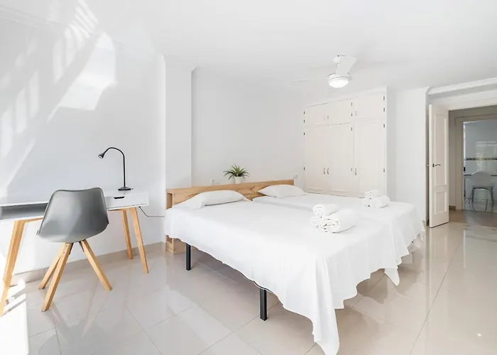 Ilice 3-C Apartment Levante Beach